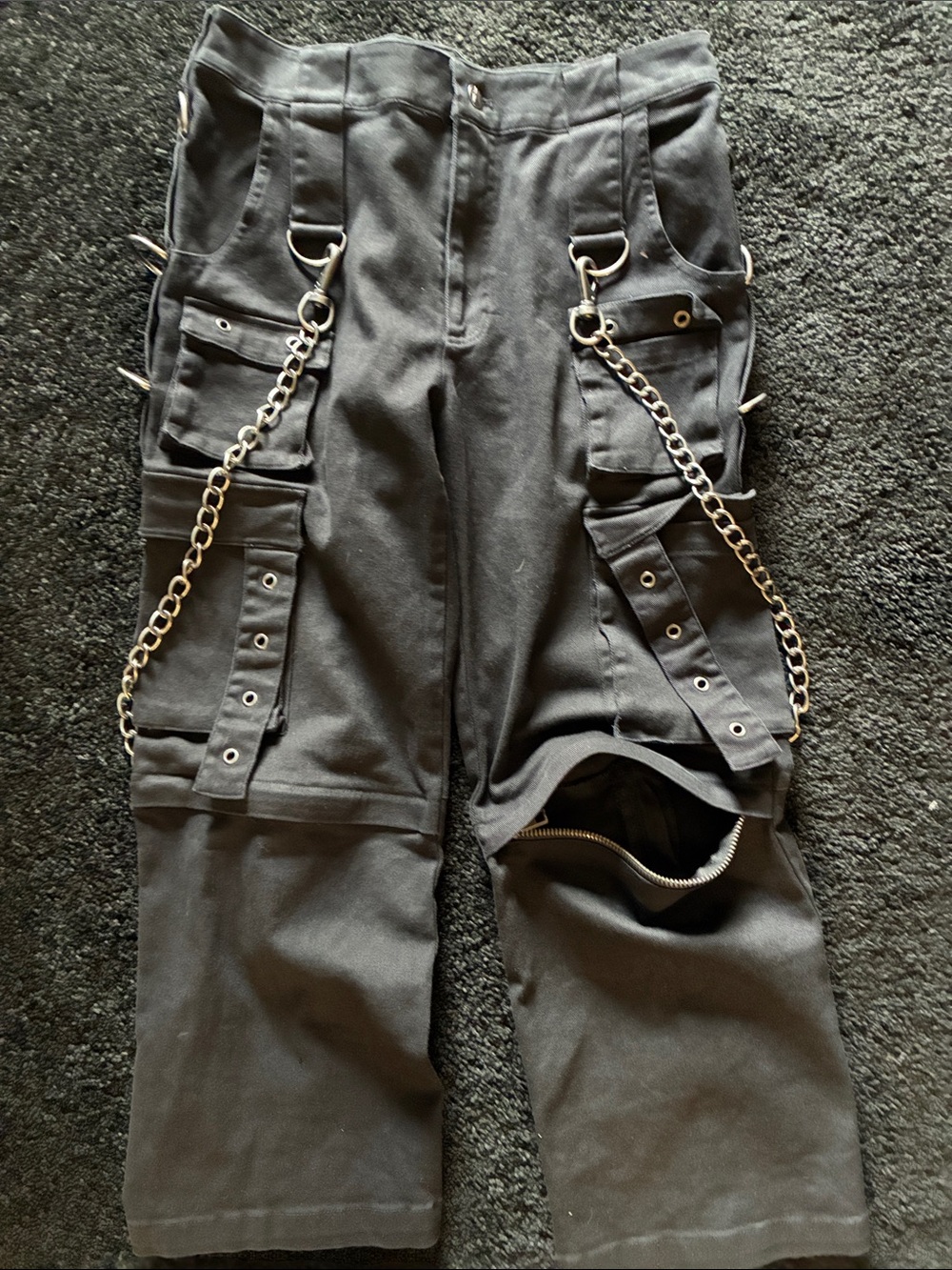 NWOT Dolls Kill FAN ALL FLAMES Black Cargo Pants 2 Chains Size Large 32”/26